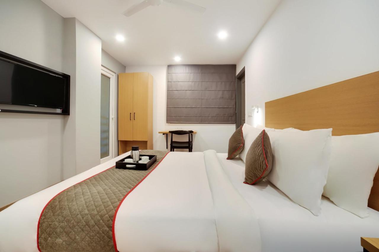 Oyo Townhouse 019 Anand Vihar Hotel New Delhi Exterior photo
