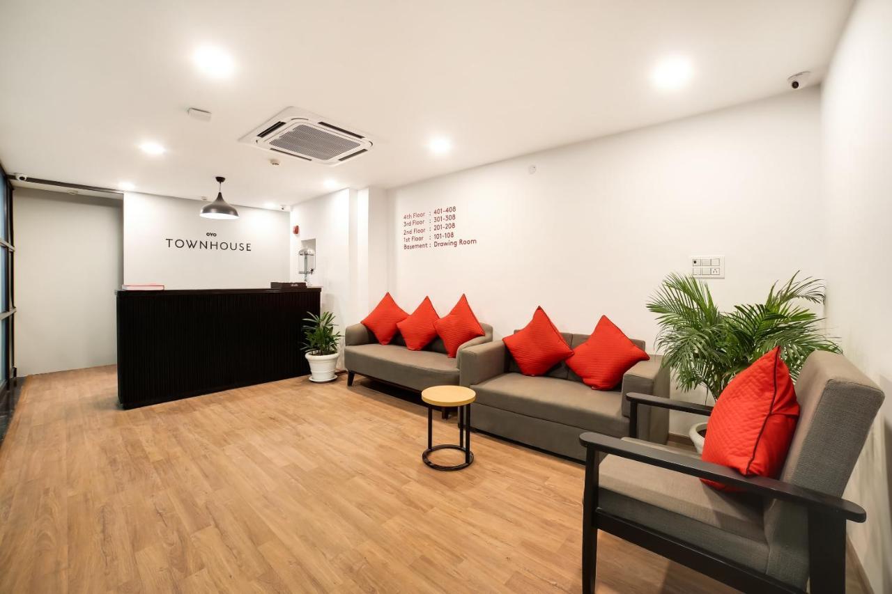 Oyo Townhouse 019 Anand Vihar Hotel New Delhi Exterior photo